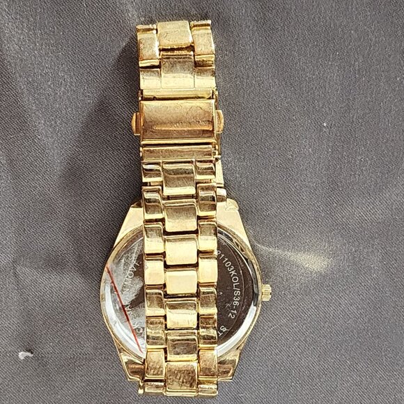 Geneva Gold Plated Link Cheetah Face Crystals Japan Mvmt Stainless Back Watch - Picture 8 of 16